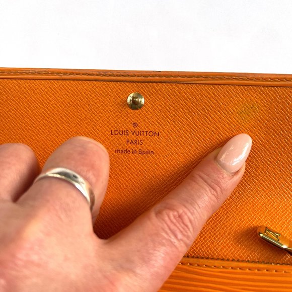 Auc Louis Vuitton Tangerine/Orange Epi Long wallet - Picture 8 of 15